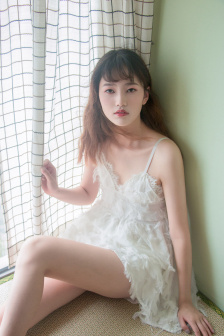 两根粗大在她腿间进进出出H
